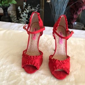 Betsy Johnson Suede heels, Size 7